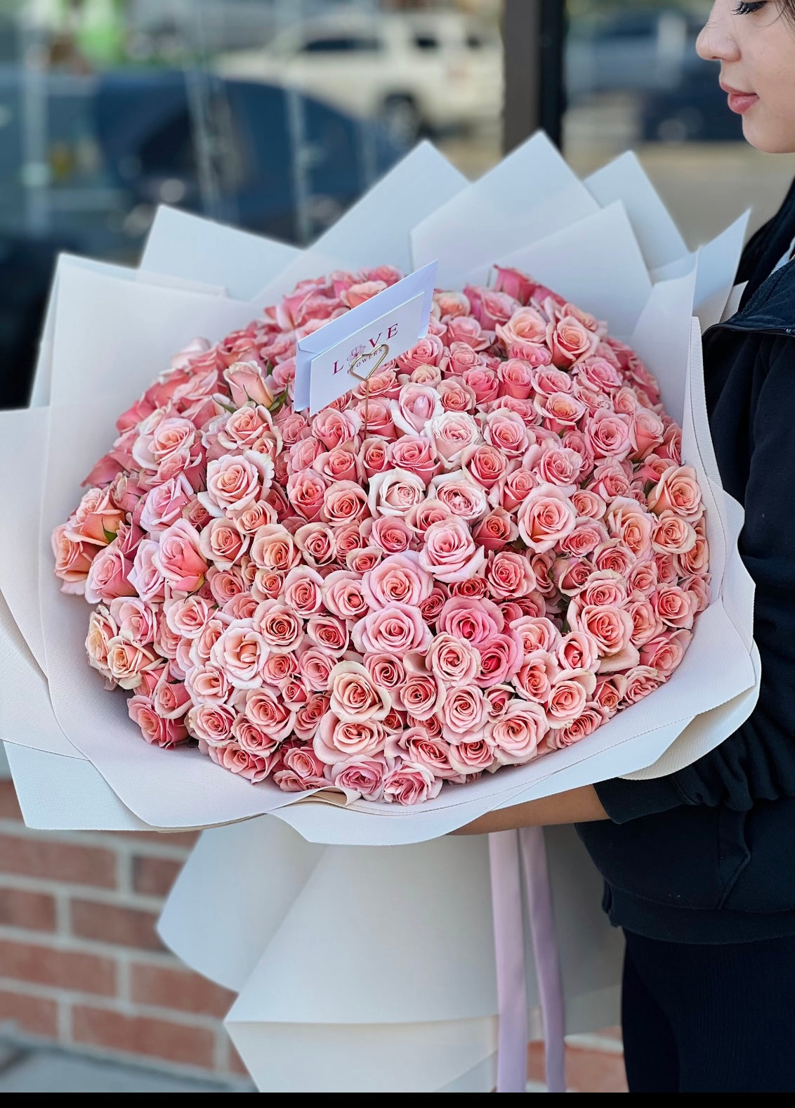 Large Mono Bouquet of Spray Roses (Only Pre-Order)
