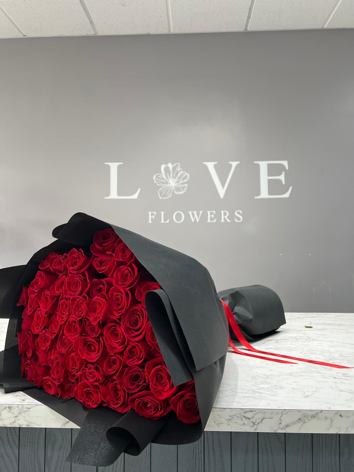 Extra Long Roses In Love (Extra Long Stem Roses in black wrapping) | Love Flowers