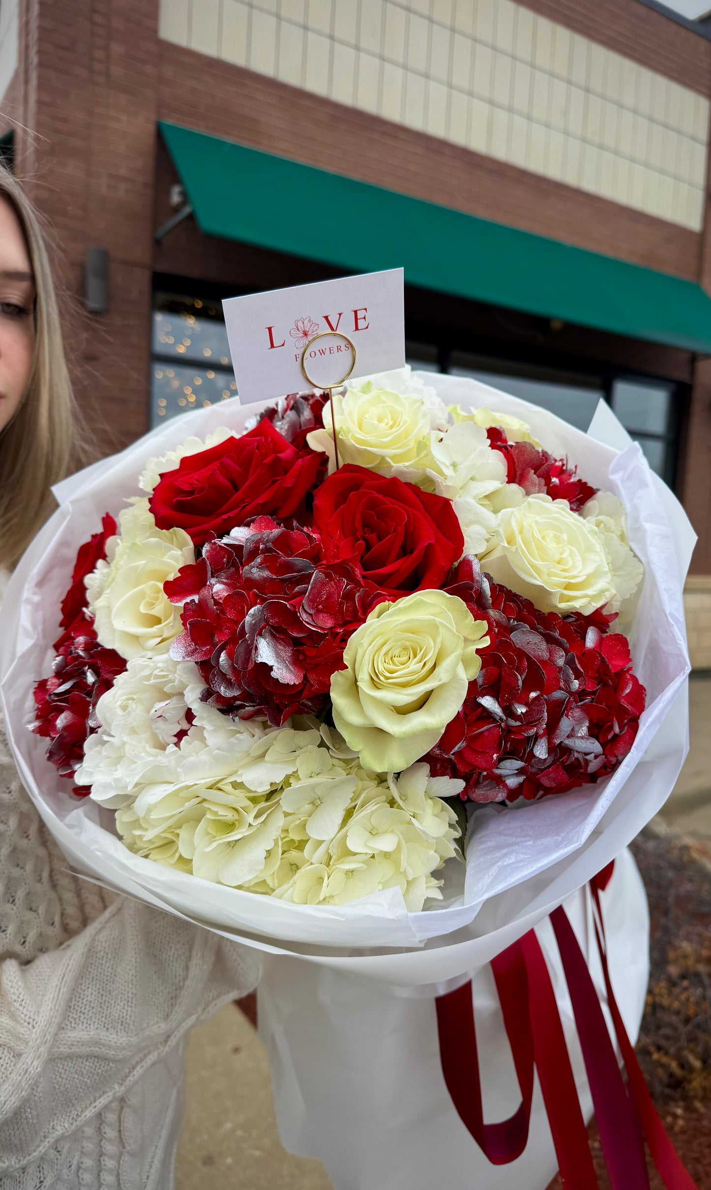 Snowy Holiday Bouquet