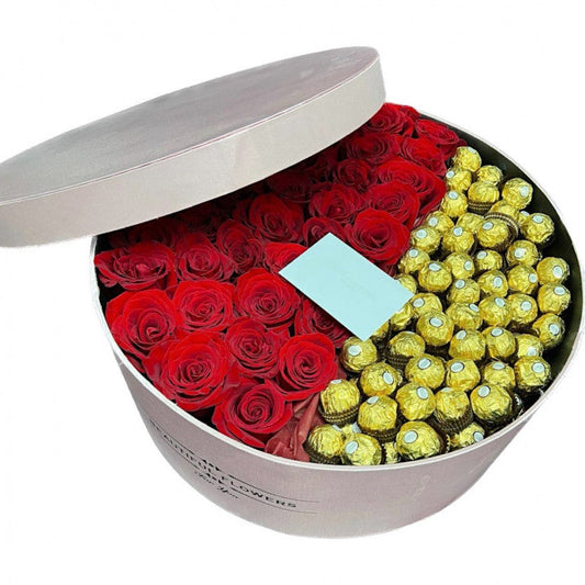 Roses and Sweets Special Box (the color of box may be different)